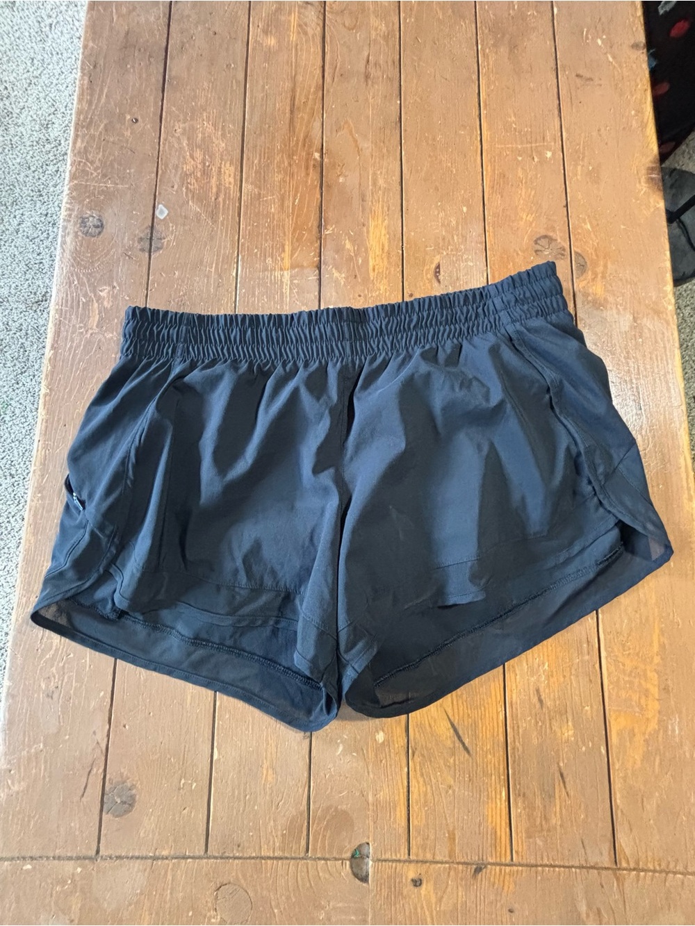 Athleta Mesh Racer Run Mid Rise 4” Shorts  Black